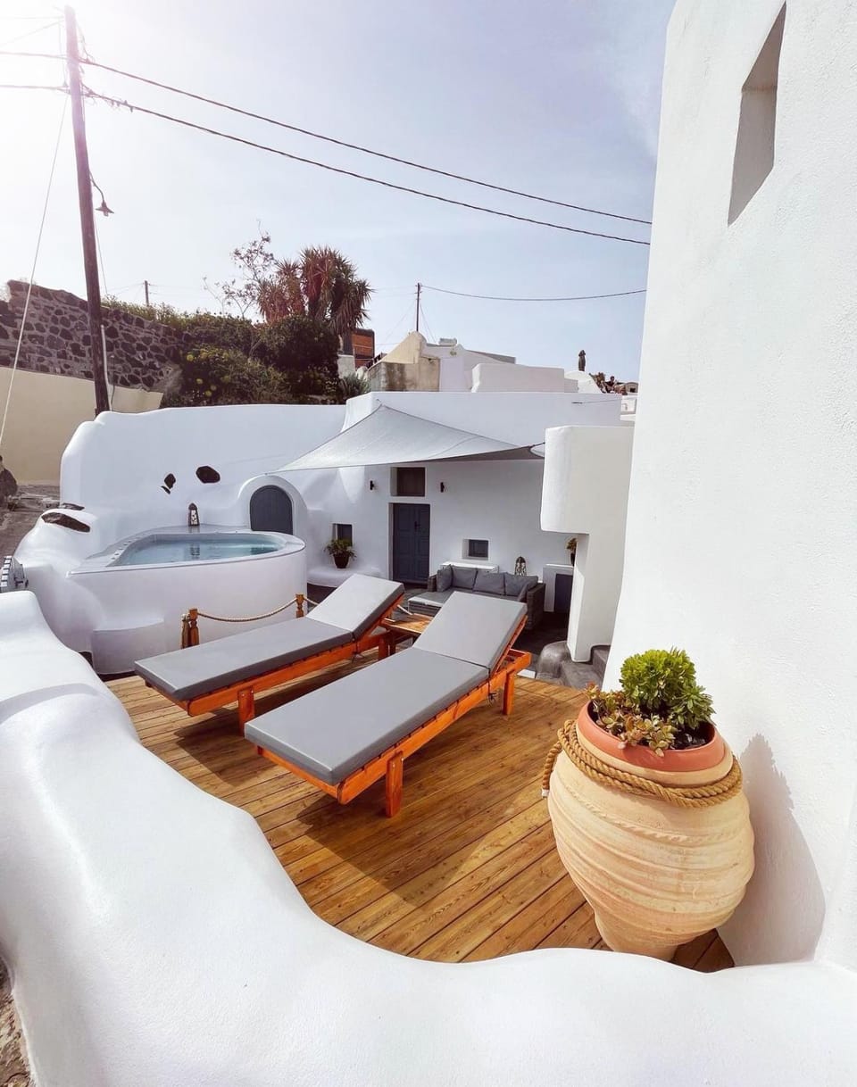 Balcony/Terrace, Inner courtyard view, sunbed