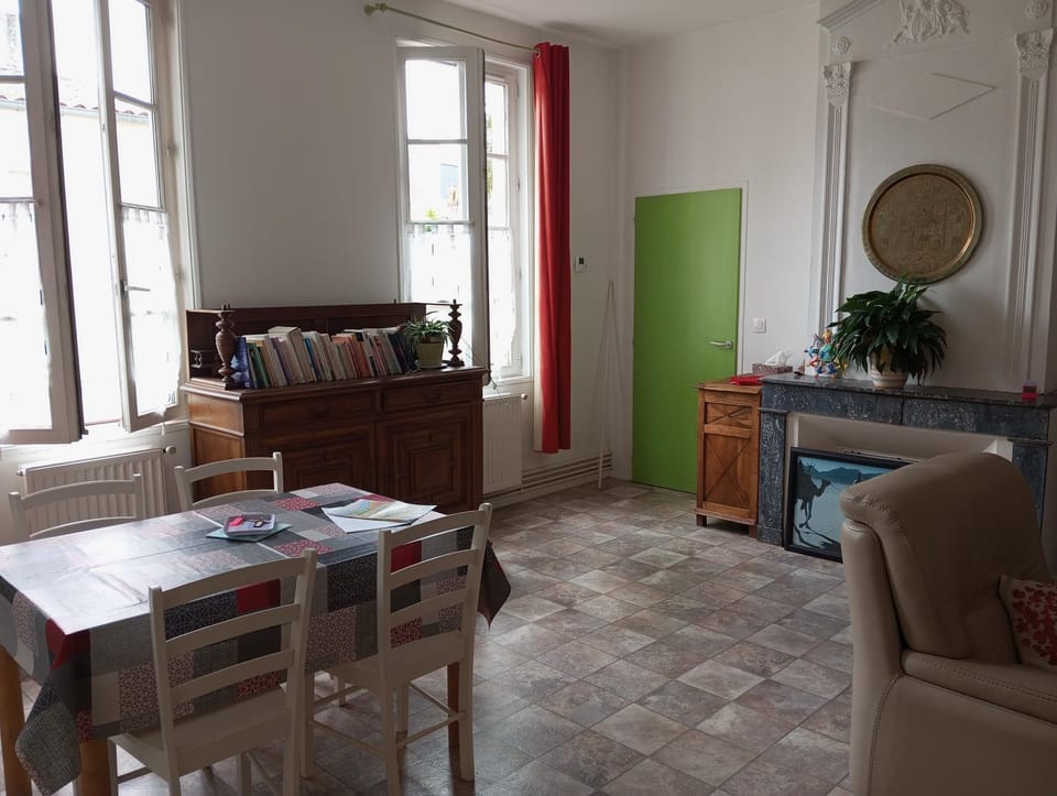 appartement 60m2 dans quartier historique Apartment in Nouvelle-Aquitaine