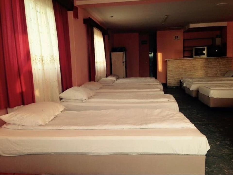 Motel California Motel in Romania