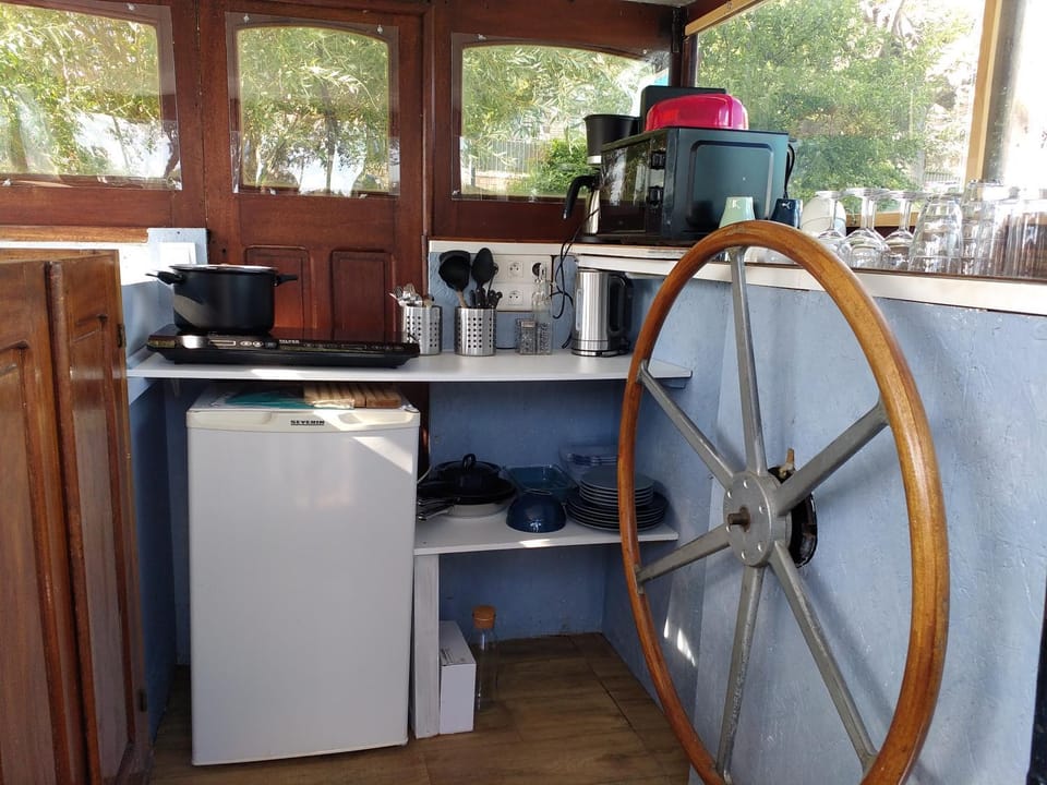 Studio sur l'eau - Bateau Diva Apartment in Île-de-France