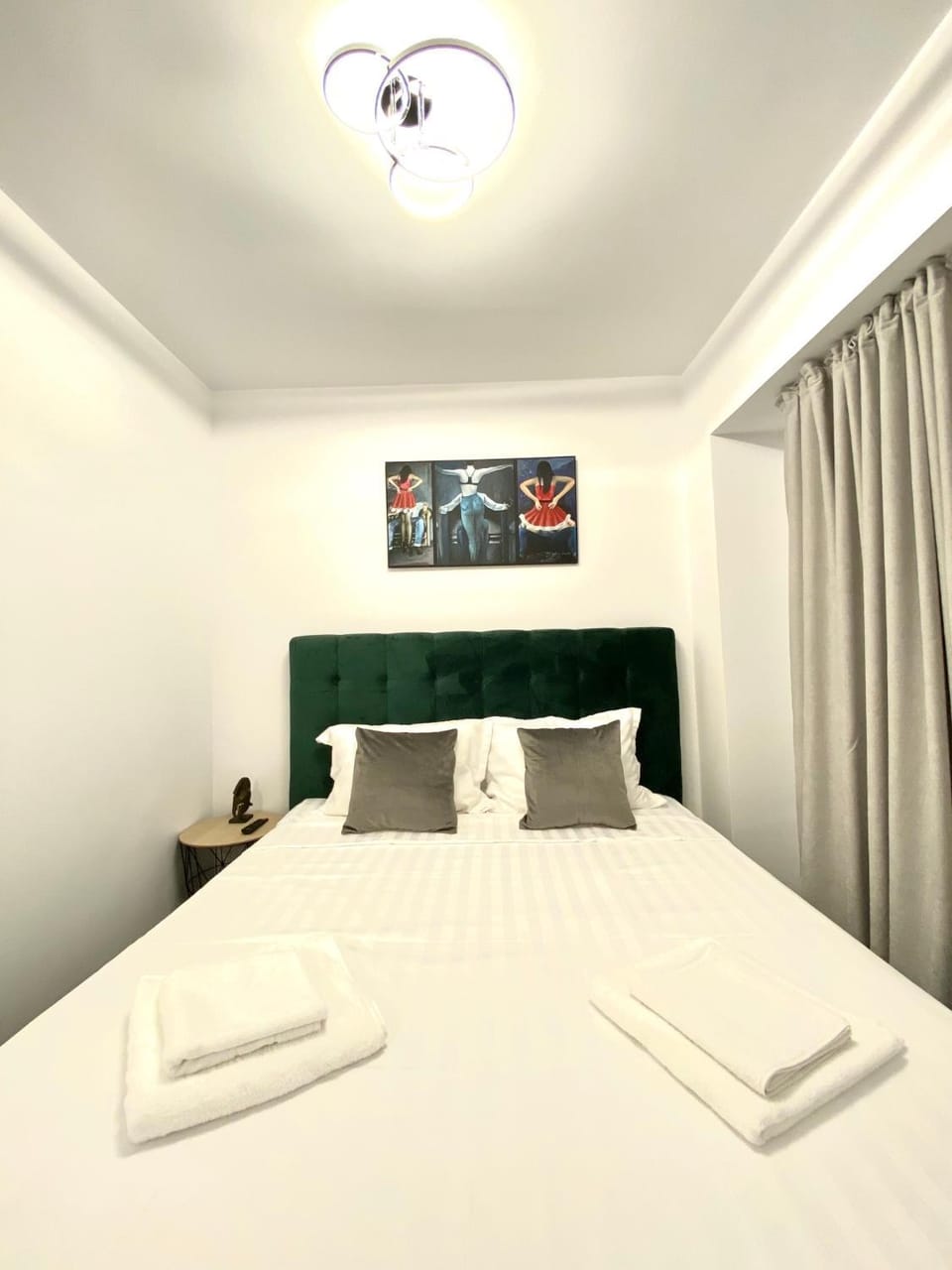 Cara Apartment - 5 min walk to the beach (Delfinariu - bd. Mamaia) Apartment in Constanta