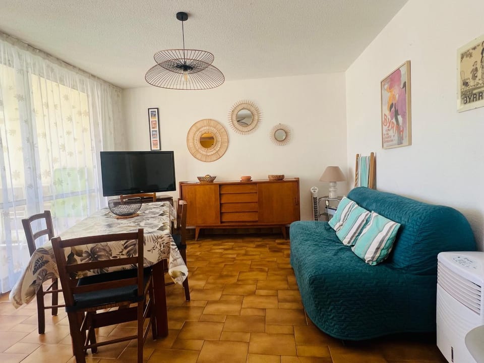 Argelès Plage - T3 spacieux avec parking à 30m de la plage - FR-1-309-242 Apartment in Argeles-sur-Mer