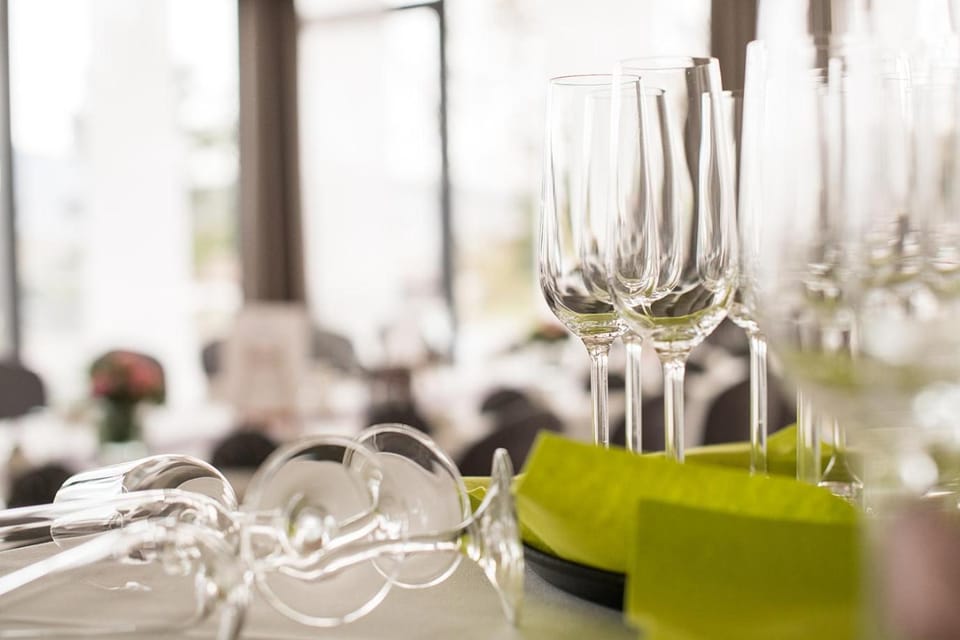 Restaurant/places to eat, Lounge or bar