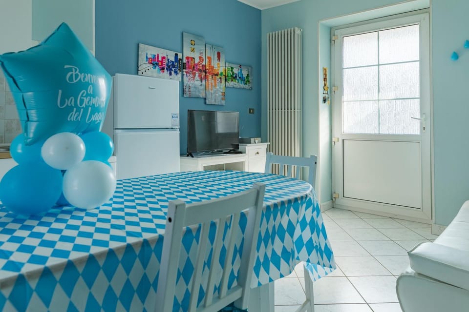 TV and multimedia, Kitchen or kitchenette, Living room, Dining area