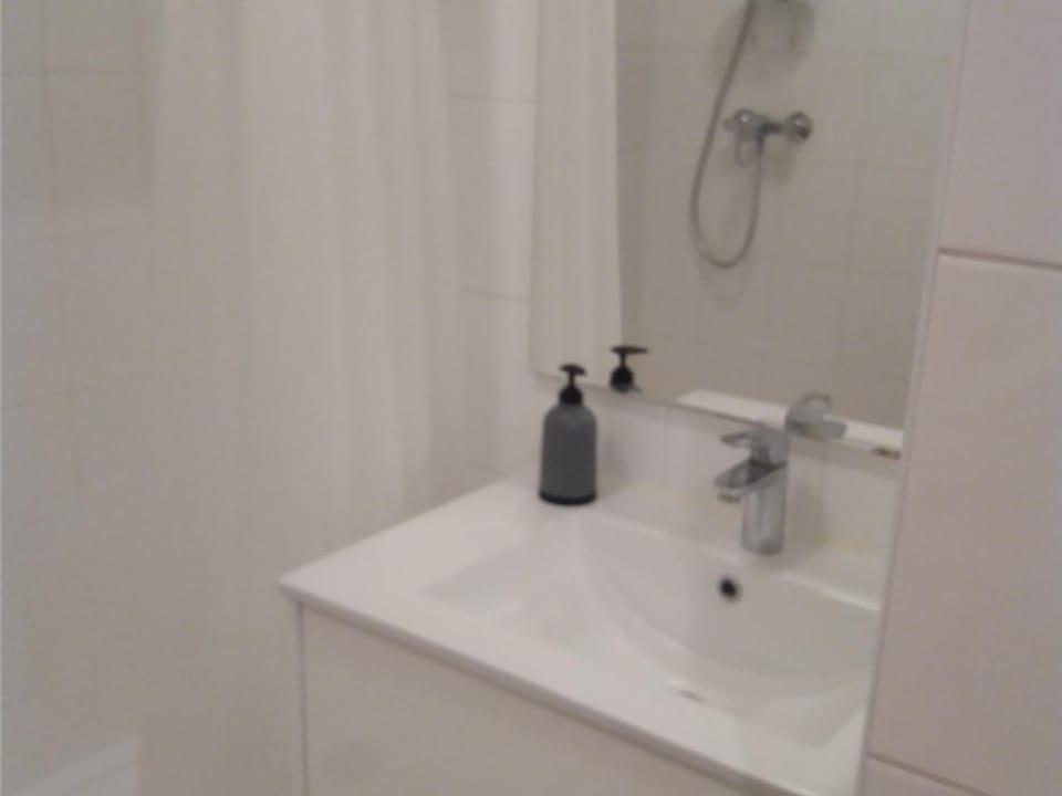 Studio Alcôve - Face au Chenal, 50m Plage/Port, 700m Centre-Ville, Capacité 3 pers., Confort Moderne - FR-1-331-202 Apartment in Les Sables-d'Olonne