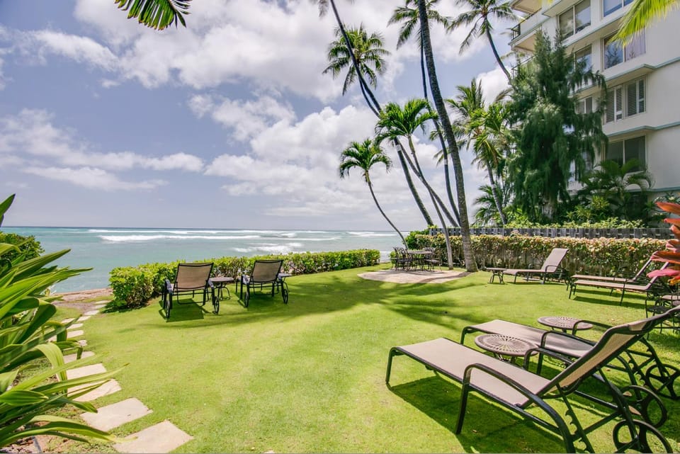 Patio, Day, Garden, Garden, Seating area, Beach, Garden view, Sea view, sunbed