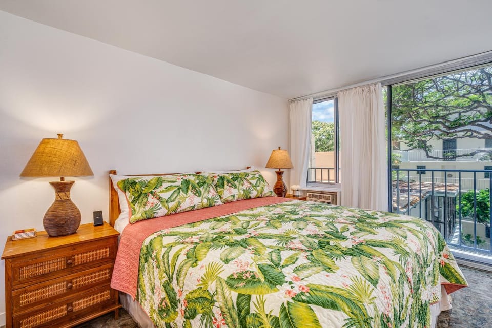 View (from property/room), Balcony/Terrace, Bedroom