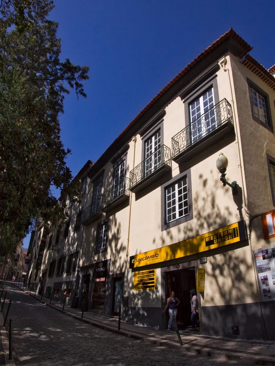 Property building, Facade/entrance