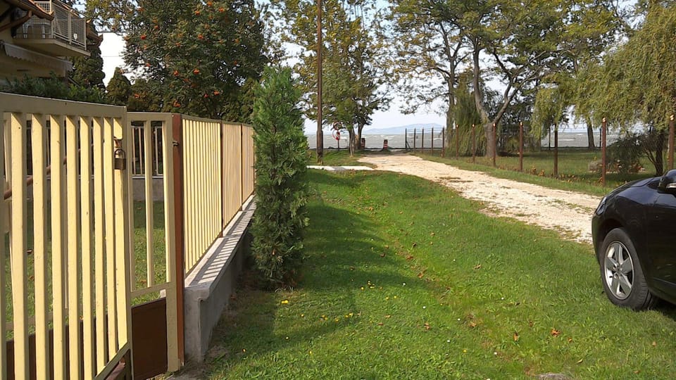 Garden, Beach