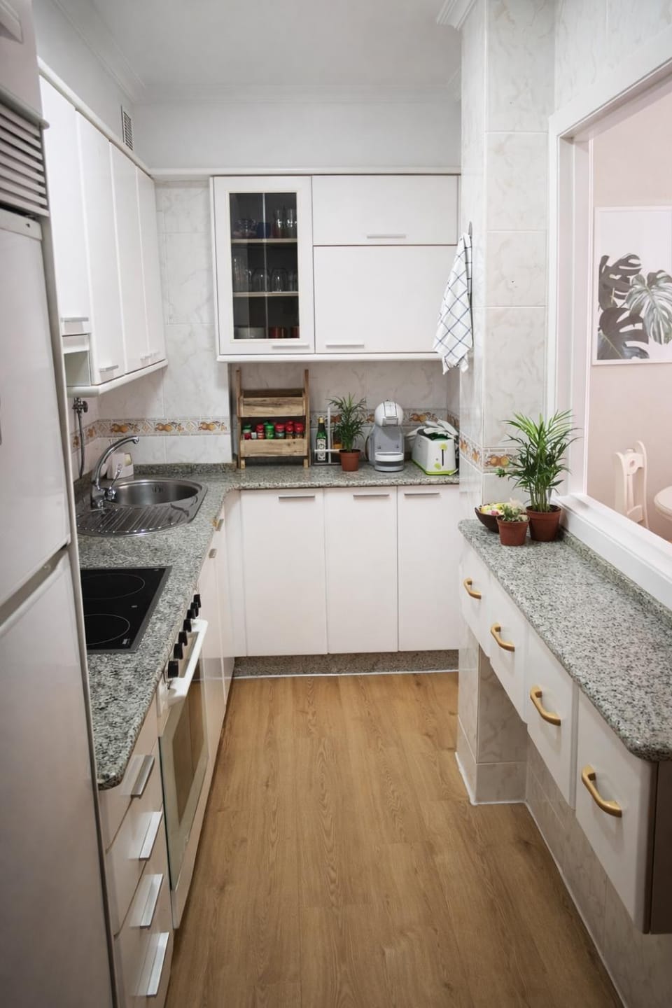 Kitchen or kitchenette
