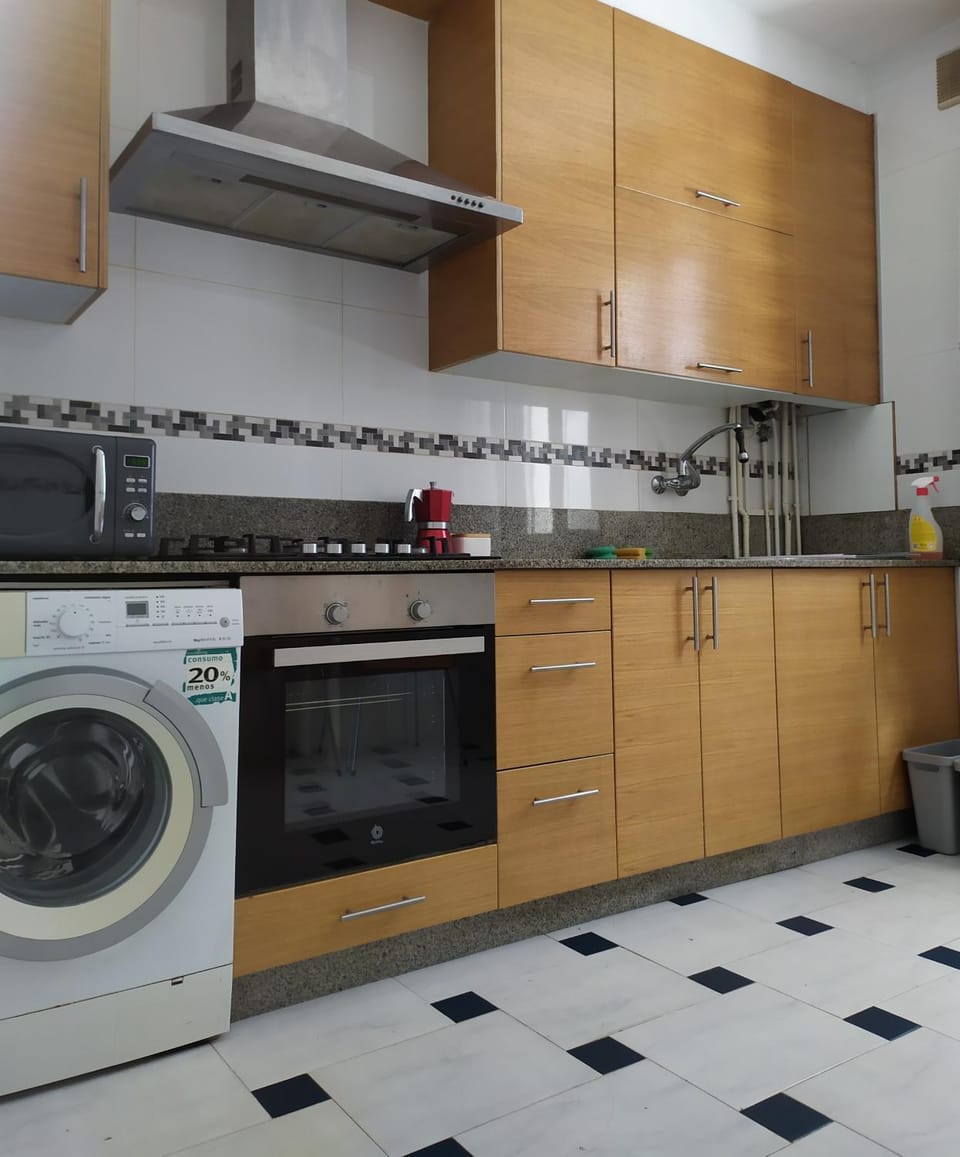 Kitchen or kitchenette, Communal kitchen