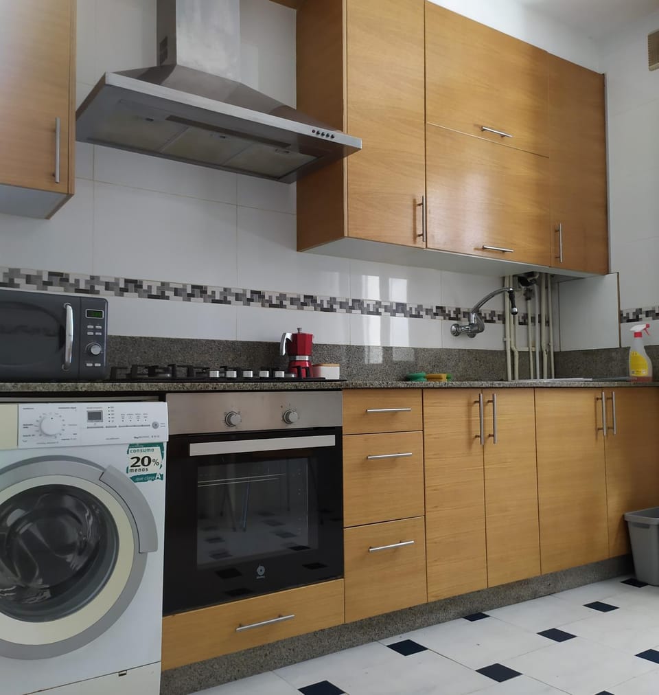 Kitchen or kitchenette, Communal kitchen
