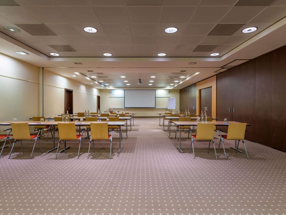 Meeting/conference room