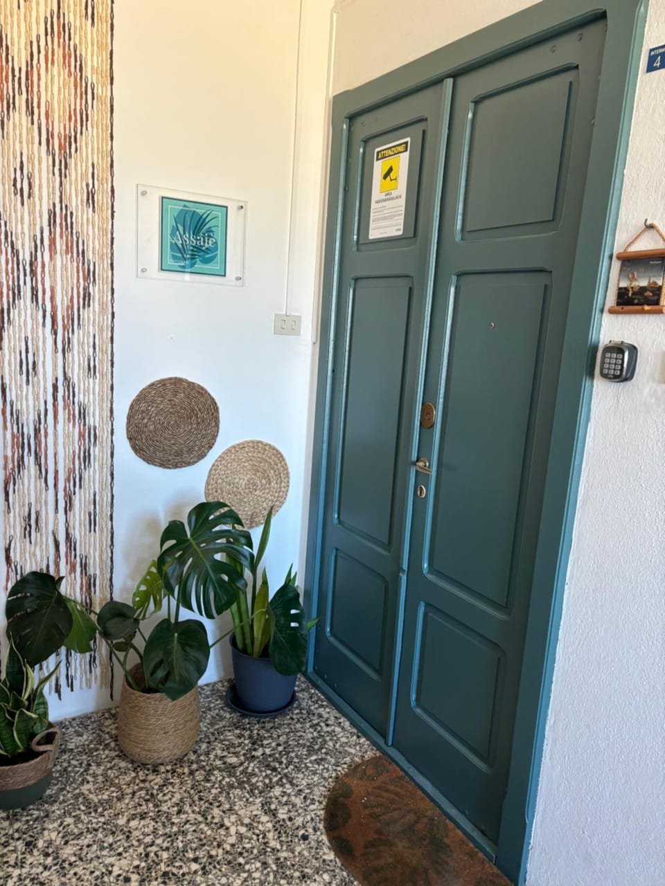 Facade/entrance, Internal: Not applicable to any particular room