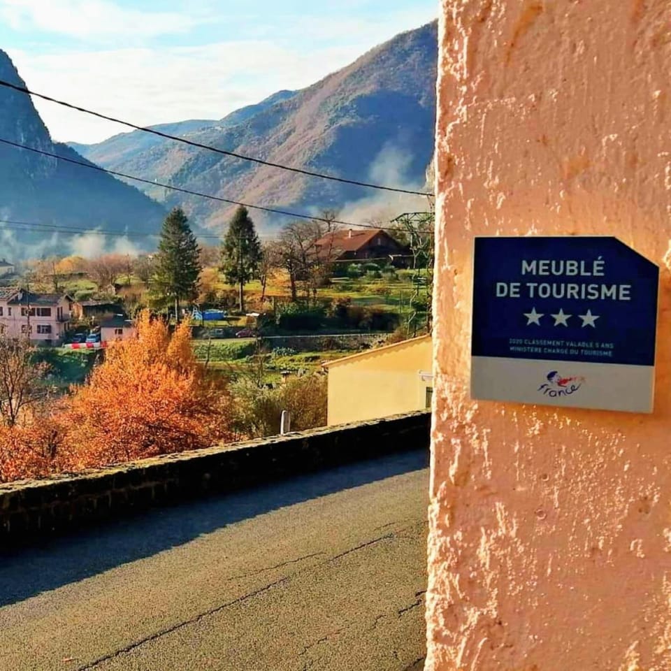 Logo/Certificate/Sign