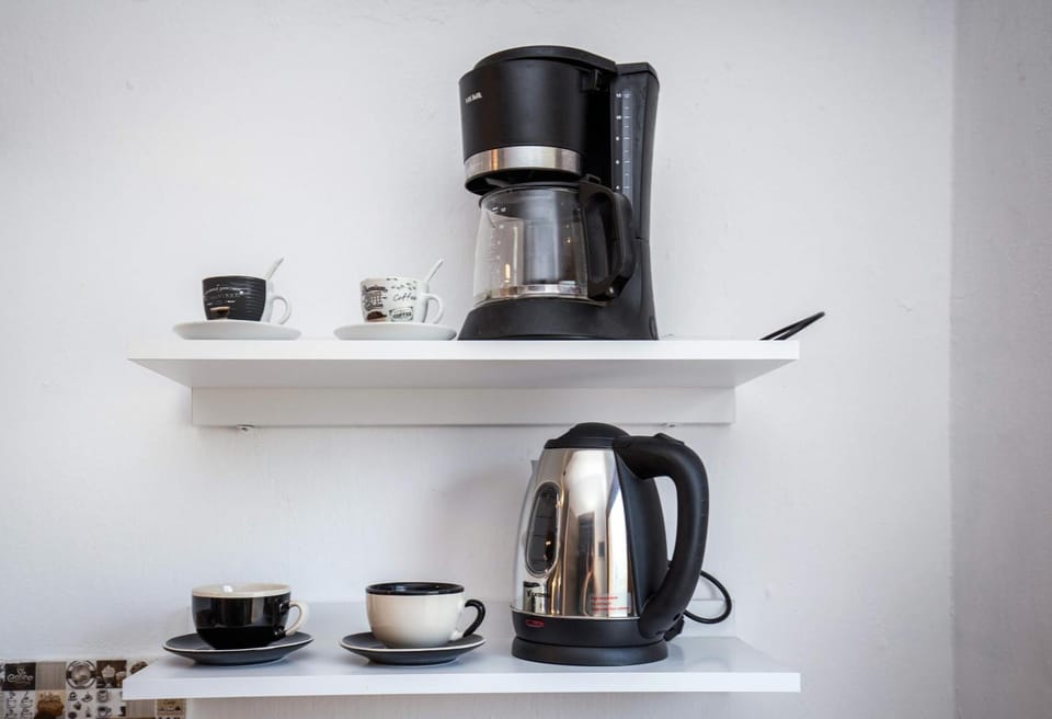 Coffee/tea facilities, Kitchen or kitchenette
