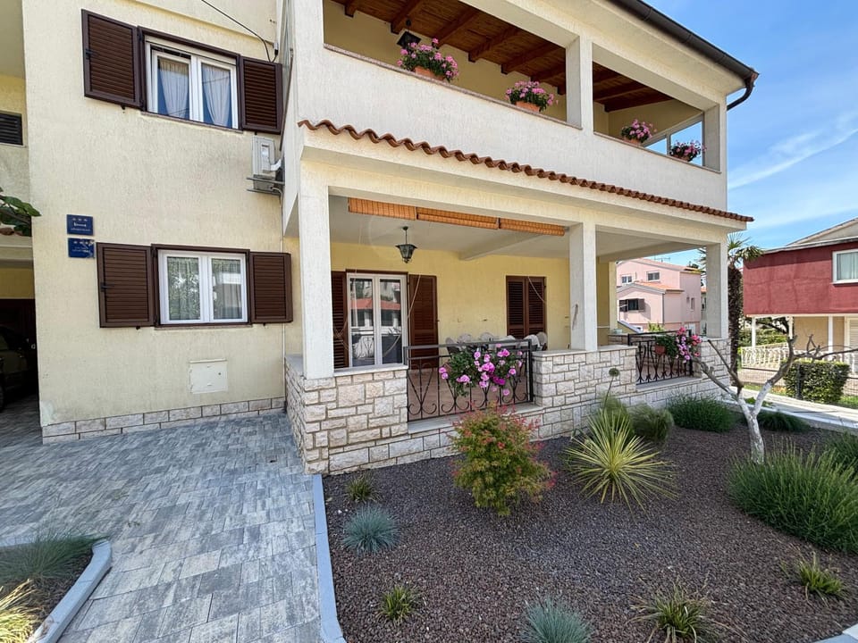 Property building, Garden