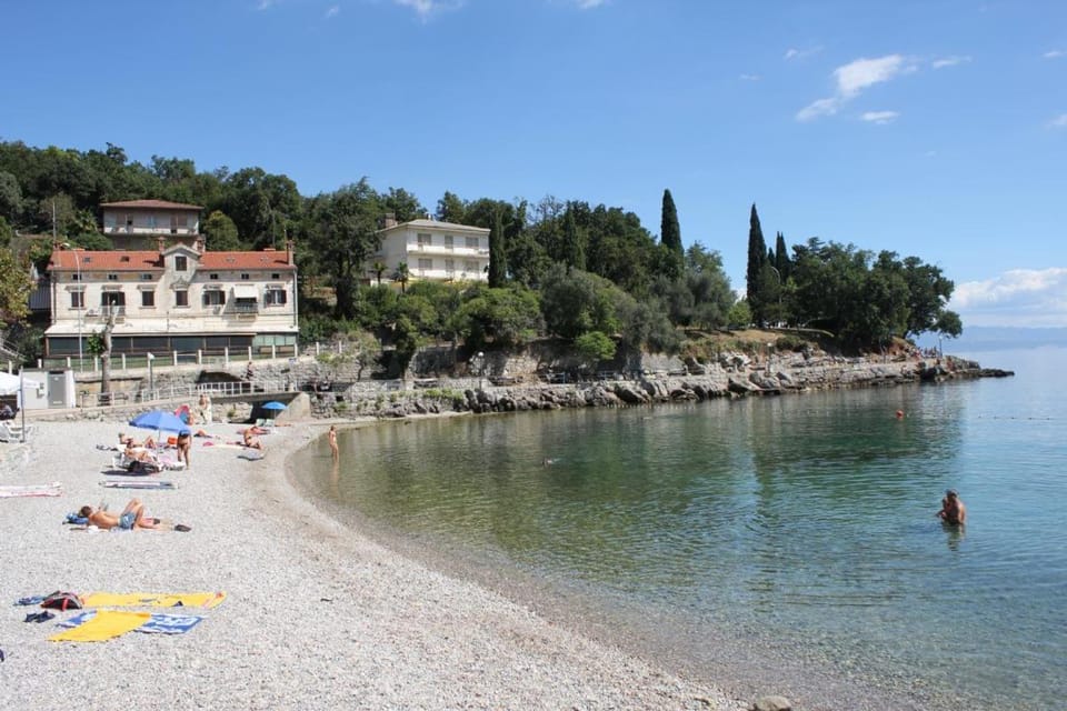 Apartment Gašparac - 30 meters from the beach Apartment in Primorje-Gorski Kotar County