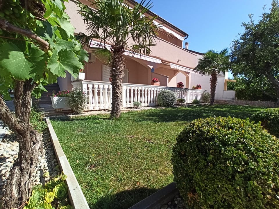Property building, Garden