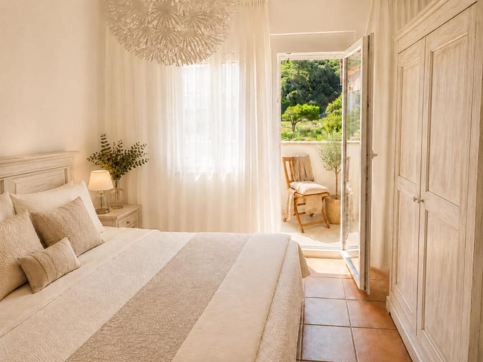 Bed, Balcony/Terrace, Bedroom