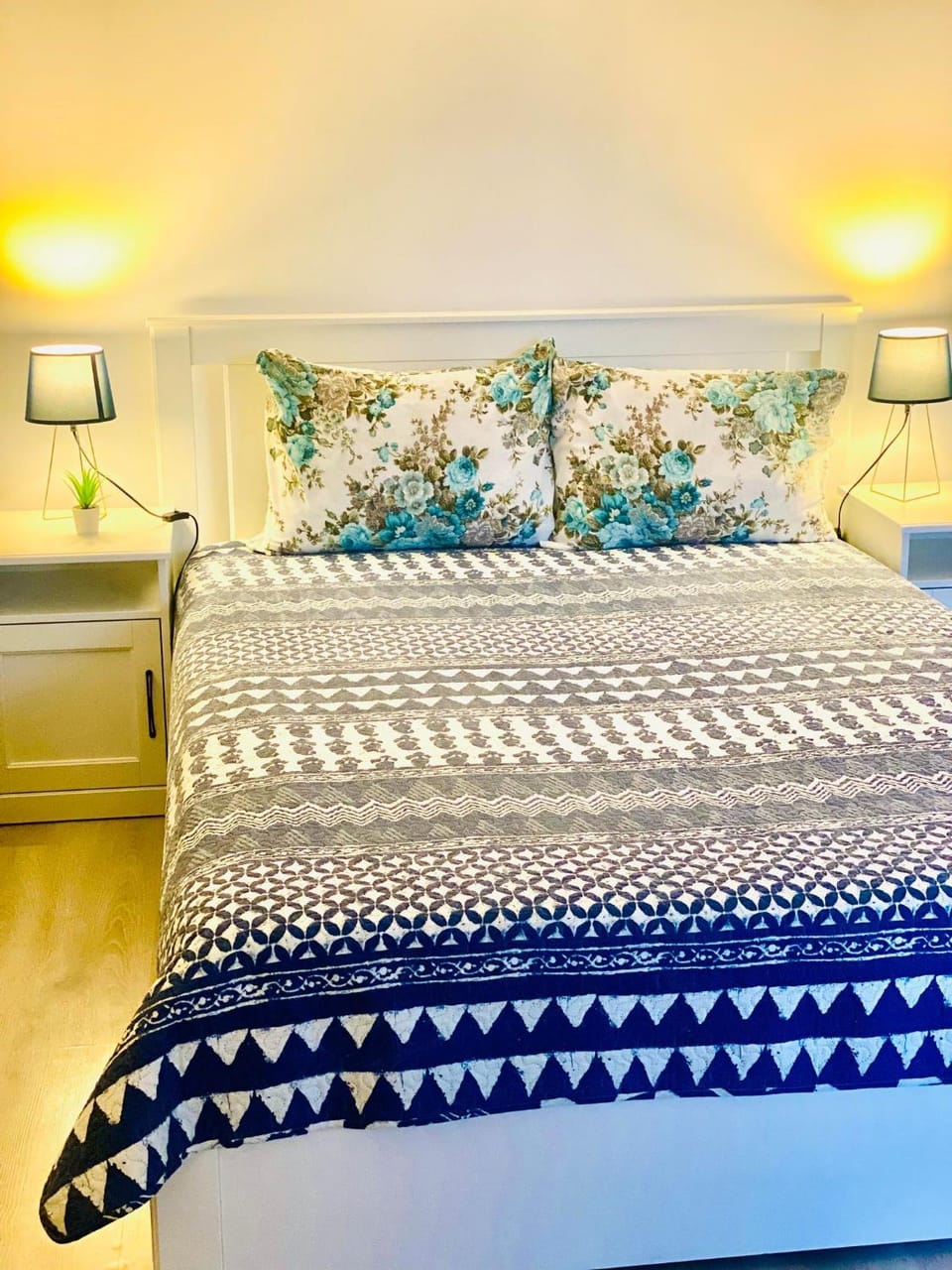 Bed, Photo of the whole room