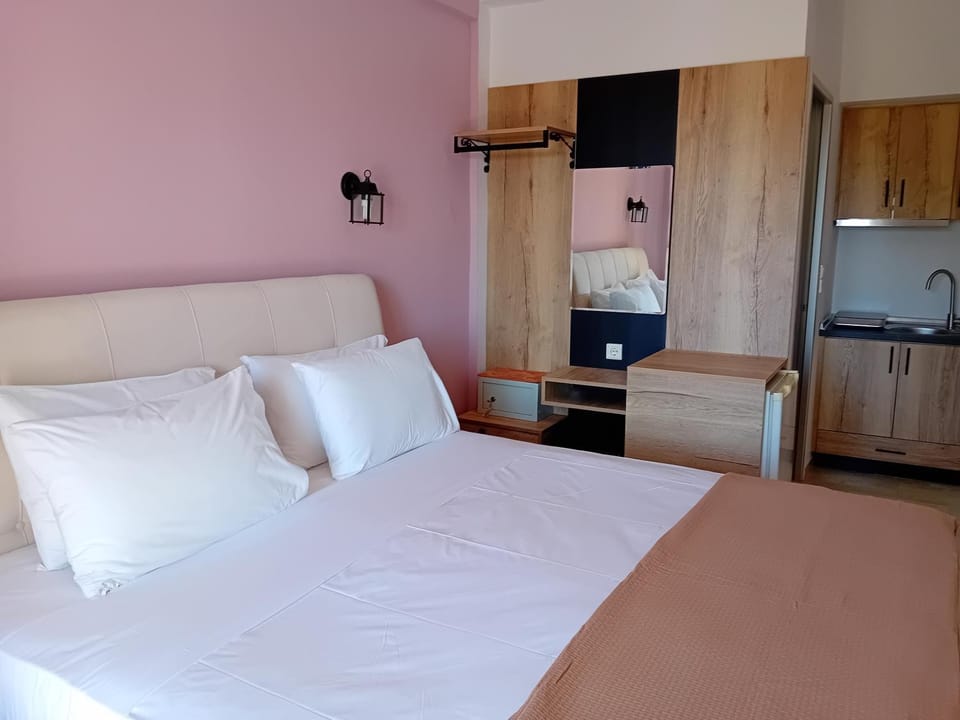 Studios Spiros Parga Apartment hotel in Peloponnese, Western Greece and the Ionian