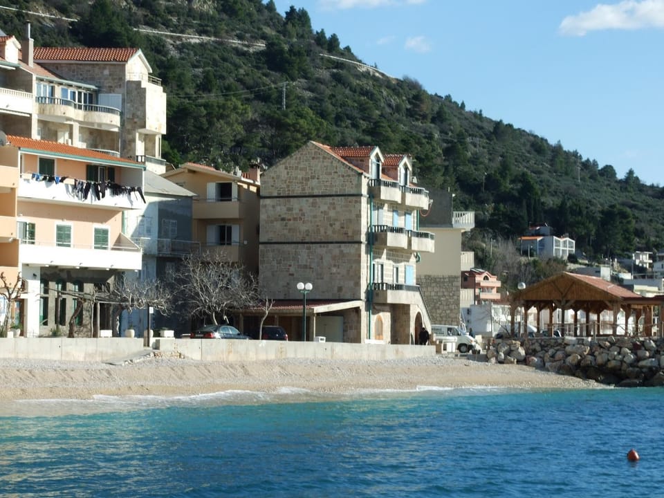 Apartmani ''Srečko'' Drašnice Bed and Breakfast in Split-Dalmatia County