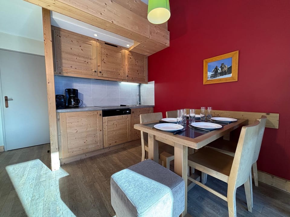 Résidence Christiana 408 Clés Blanches Courchevel Apartment hotel in Les Allues