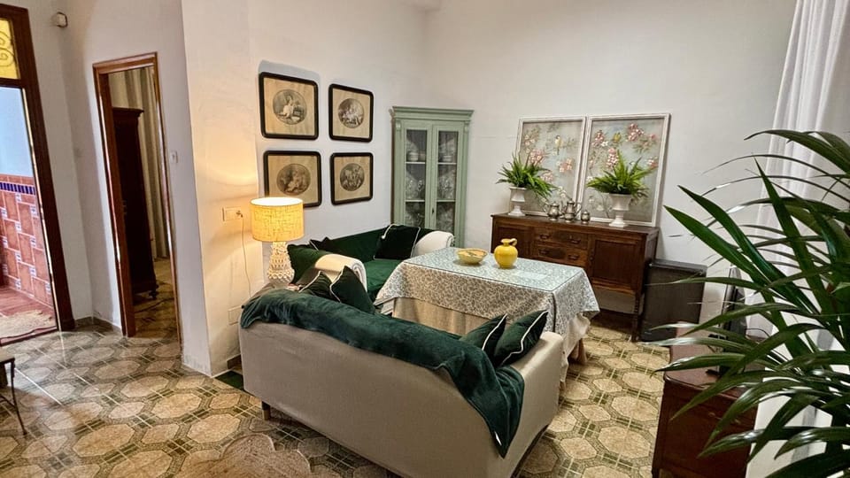 Living room, Lounge or bar