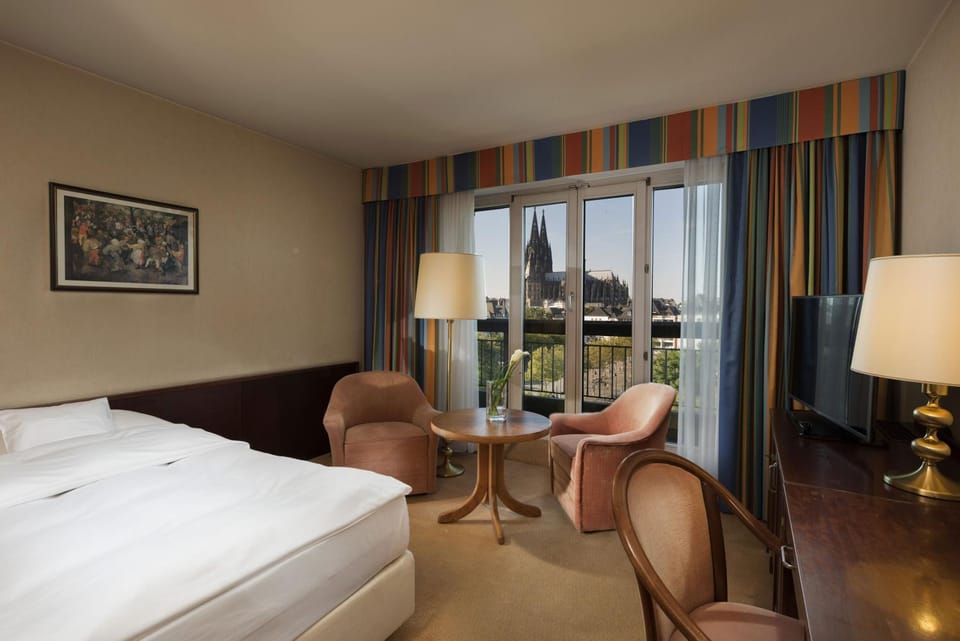 View (from property/room), Bedroom, Landmark view