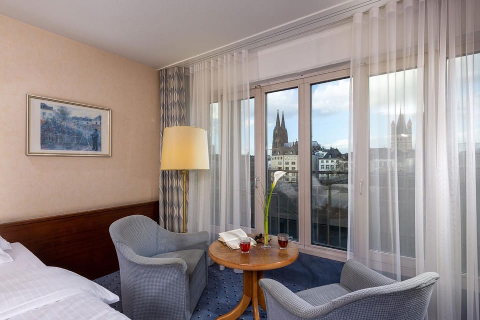 View (from property/room), Photo of the whole room, Seating area, City view
