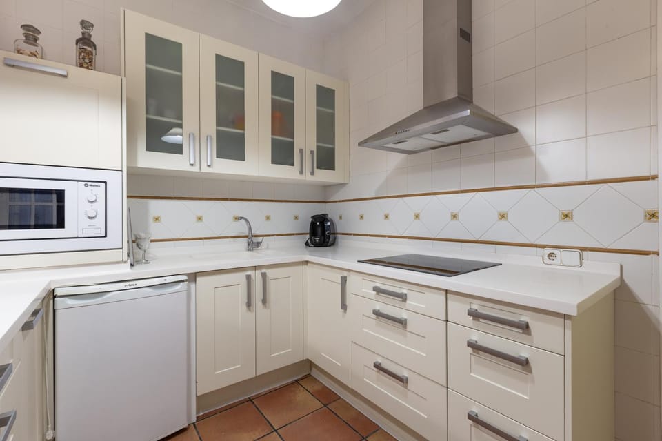 Kitchen or kitchenette, furniture, minibar, stove, toaster, kitchen