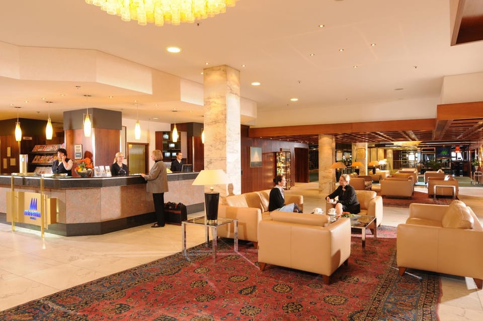 Communal lounge/ TV room, Lobby or reception, Lounge or bar