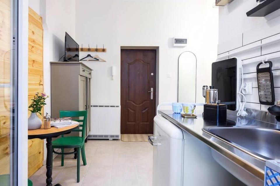 Small folksy studio Kochanowskiego St Apartment in Krakow