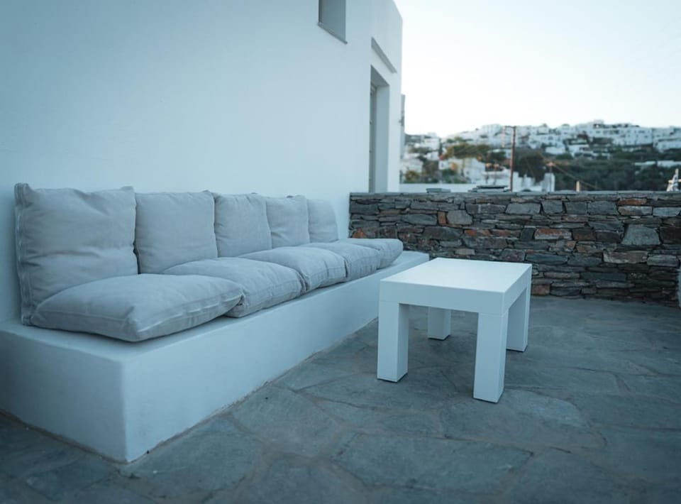 ZOE Apartment in Milos
