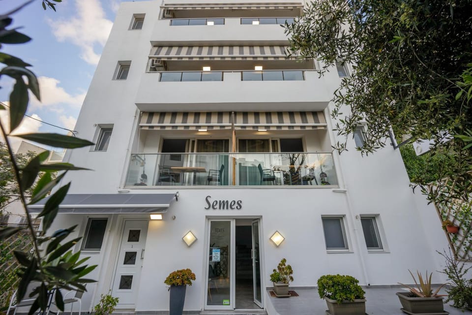Property building, Facade/entrance
