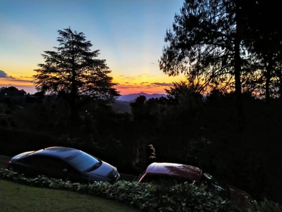 Sunset, Parking