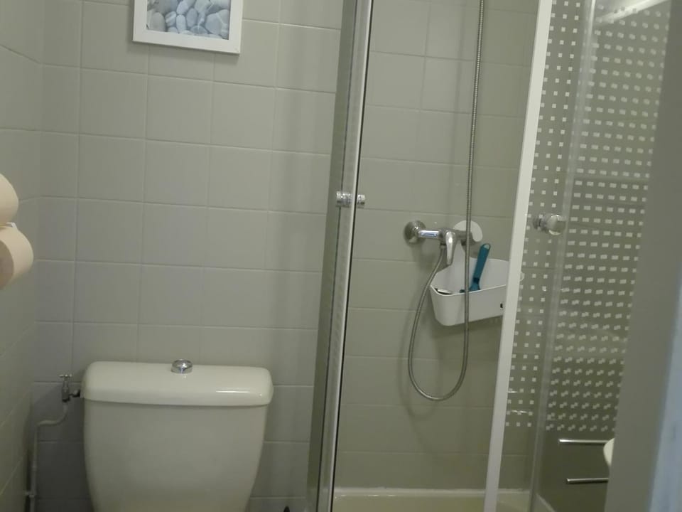 Studio rénové avec balcon à 100m de la plage et piscine - 4 personnes - Les Sables-d'Olonne - FR-1-331-204 Apartment in Les Sables-d'Olonne