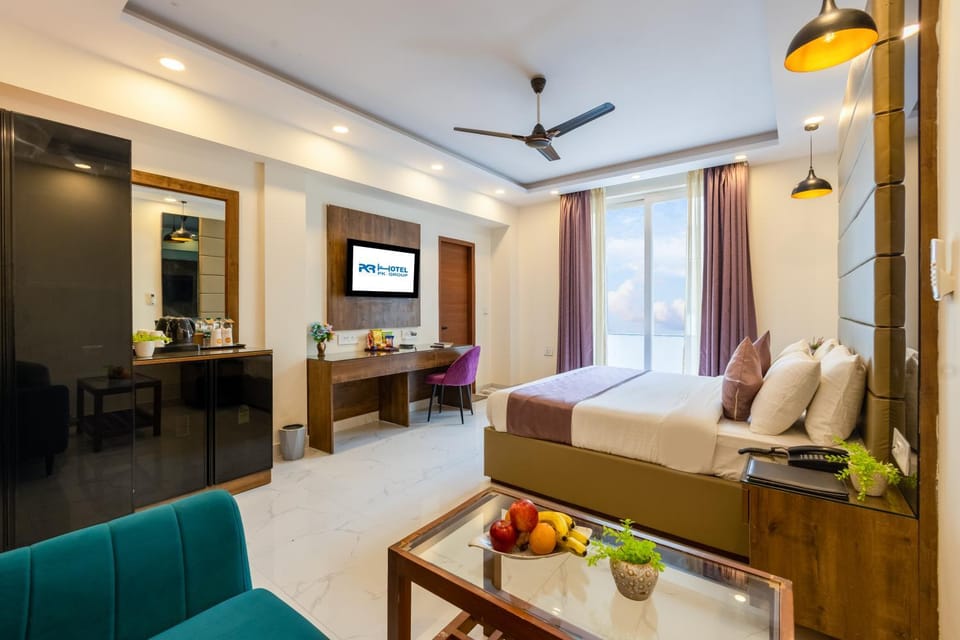 Bed, Photo of the whole room, Bedroom, air conditioner
