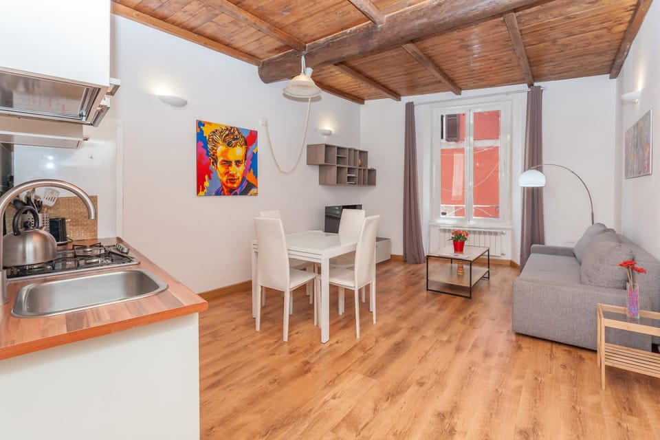 Kitchen or kitchenette, Living room