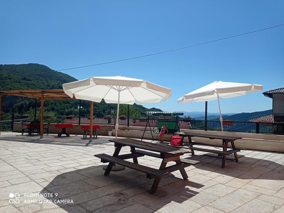 Agriturismo La Rosa Spina Apartment in Province of Massa and Carrara