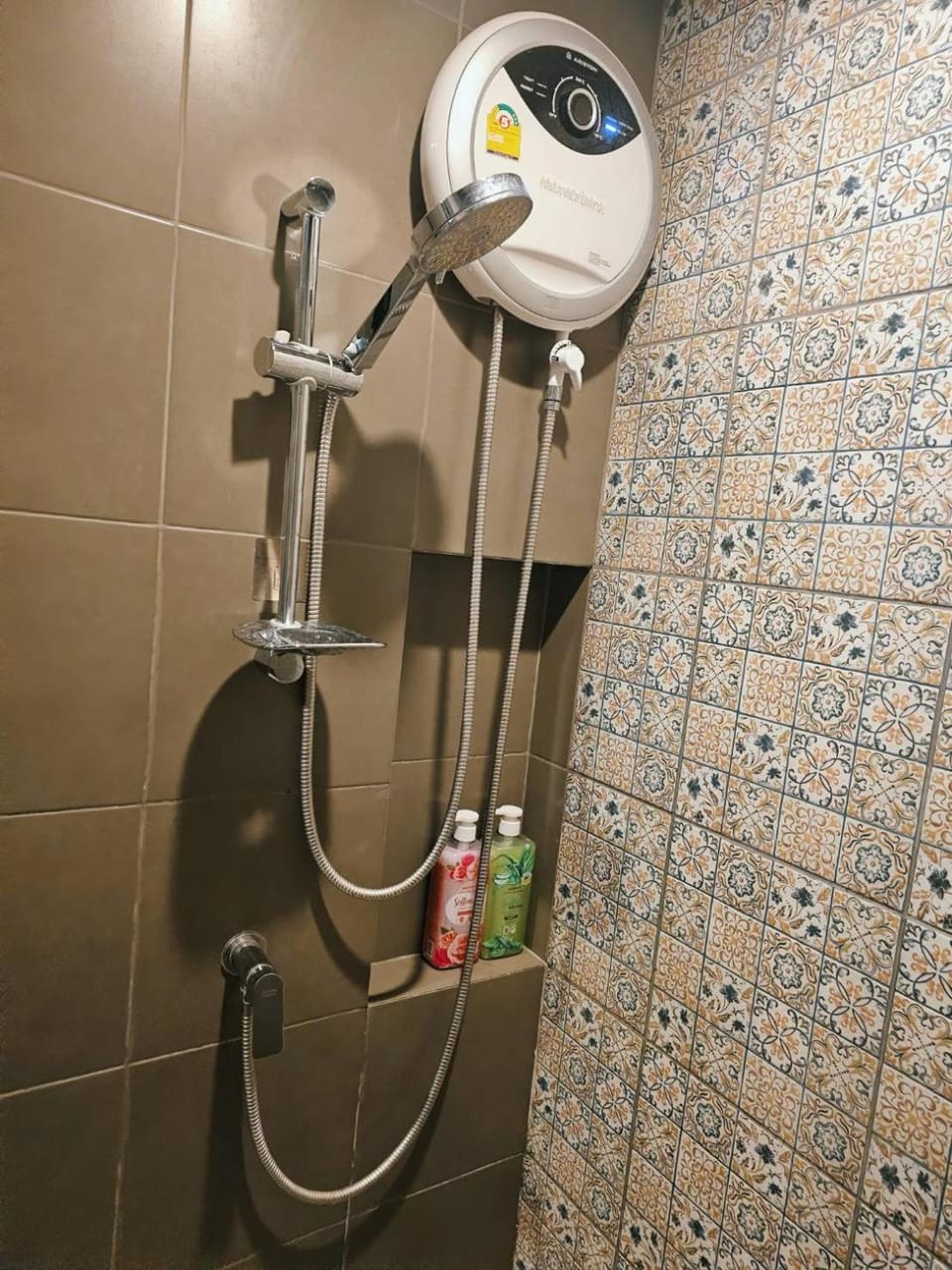 Shower, Bathroom, heating