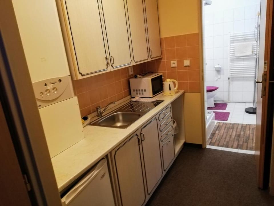 Bathroom, Kitchen or kitchenette