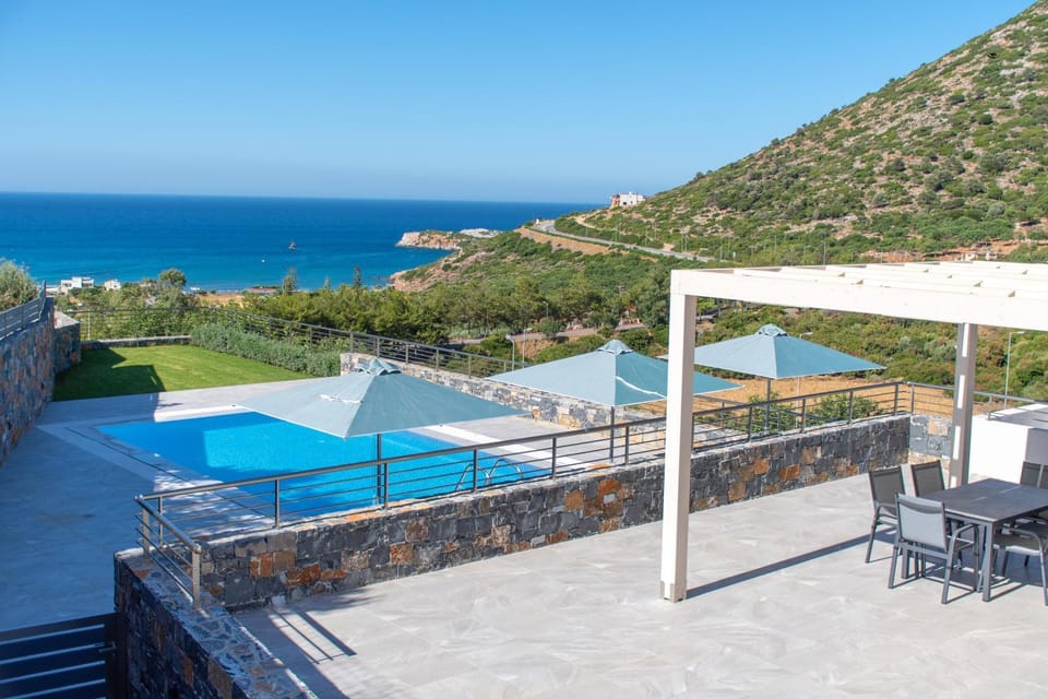 Pool view, Sea view, Swimming pool