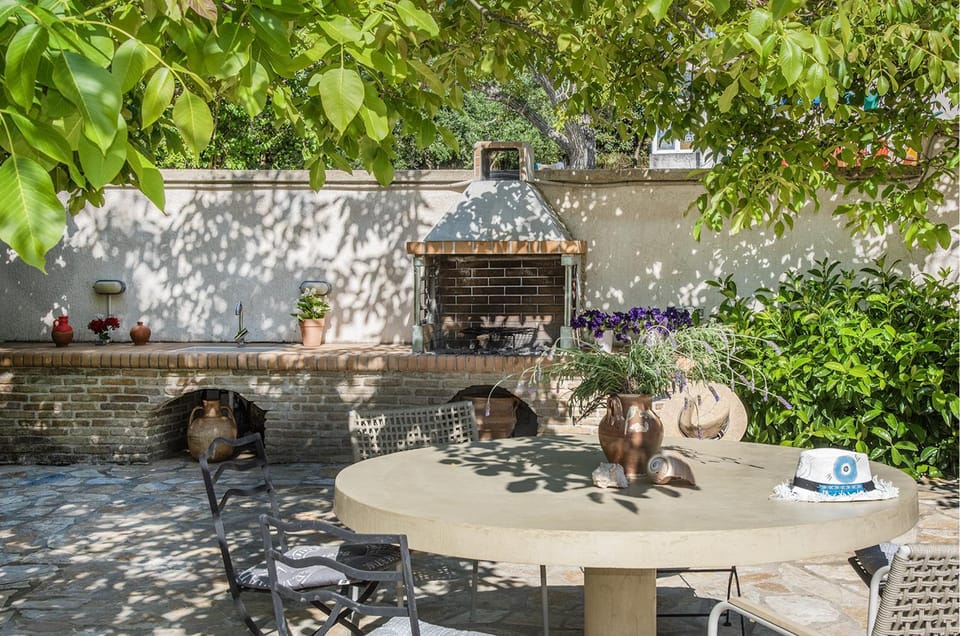 Patio, BBQ facilities, Dining area, Garden view