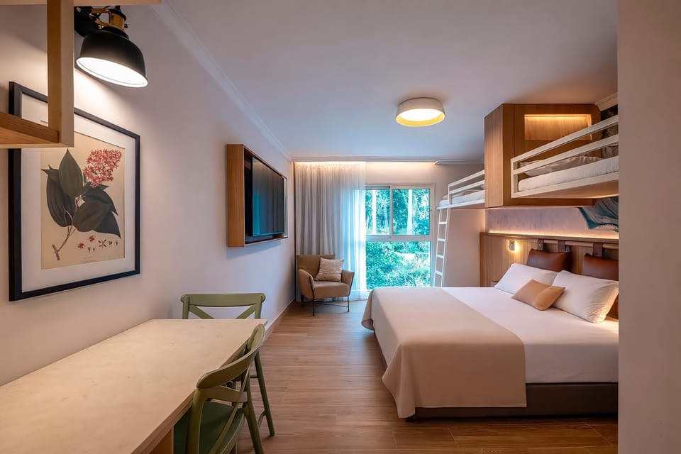 TV and multimedia, Photo of the whole room, Seating area, Bedroom