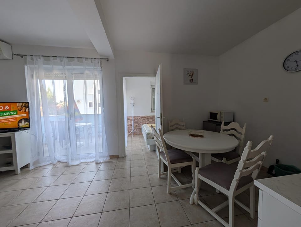 TV and multimedia, Kitchen or kitchenette, Dining area