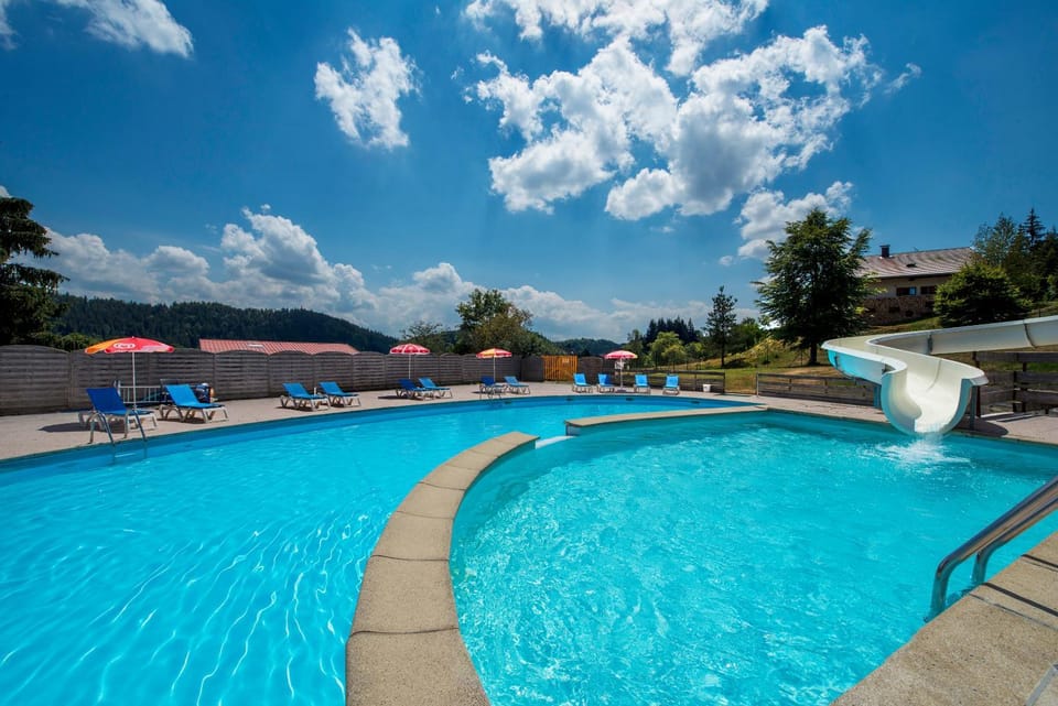 Swimming pool, Swimming pool