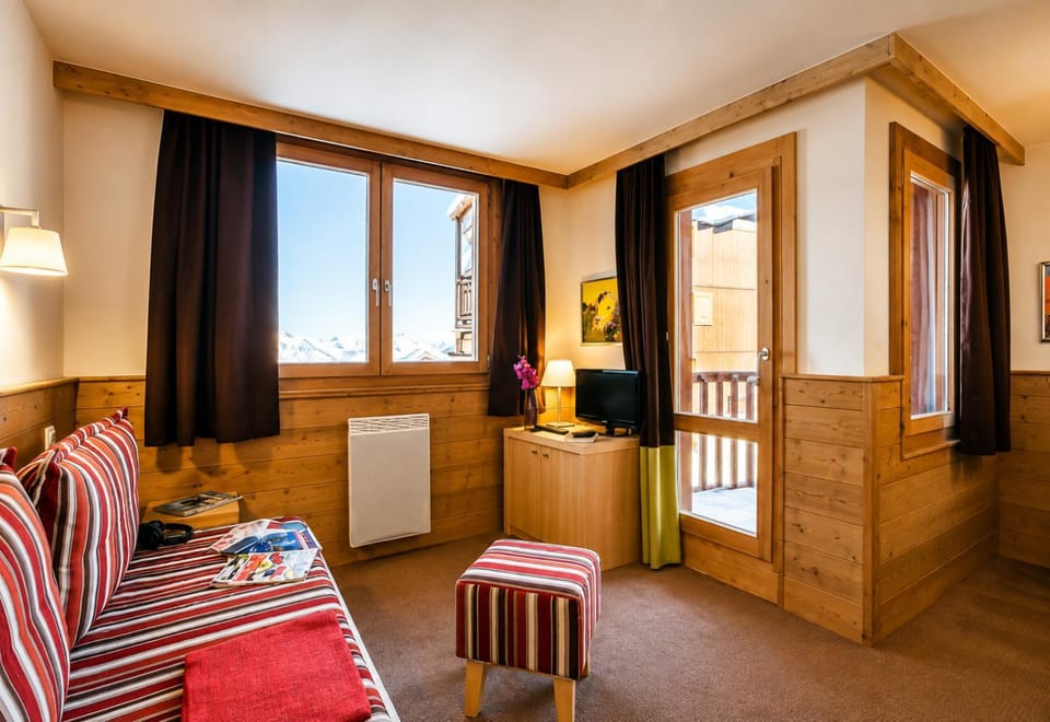 Balcony/Terrace, Living room, Seating area, Dining area