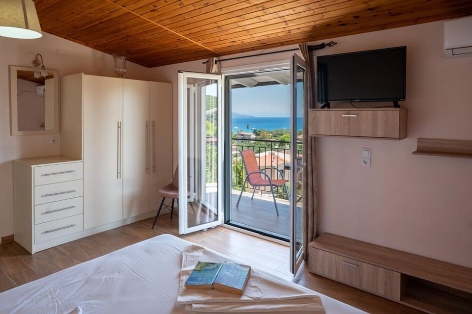 Bed, Photo of the whole room, Bedroom, Sea view